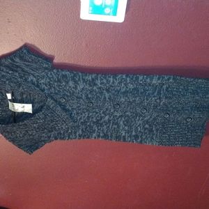Juniors short sleeve sweater dress, size L
